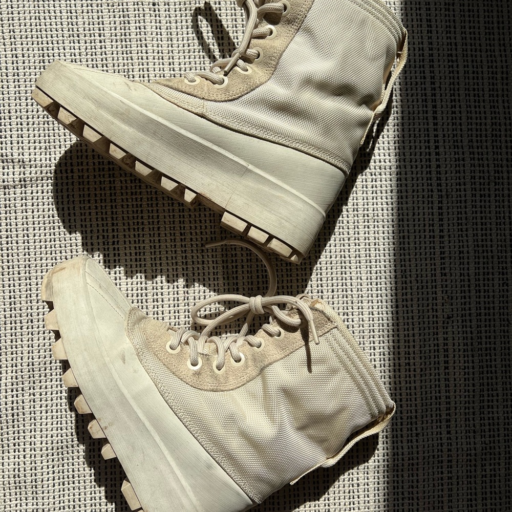 Yeezy 950 Boots - Picture 5 of 6